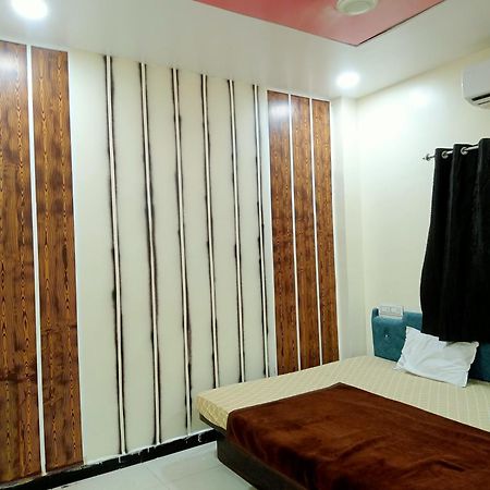 Hardik Palace Ujjain Exteriör bild