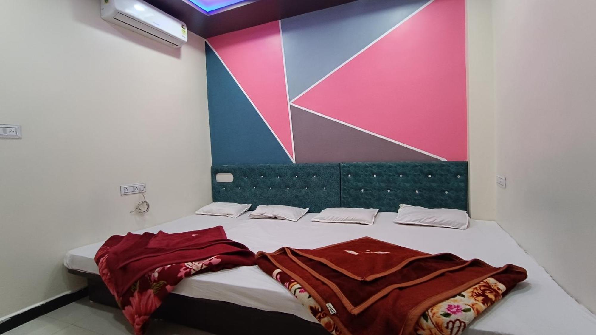 Hardik Palace Ujjain Exteriör bild