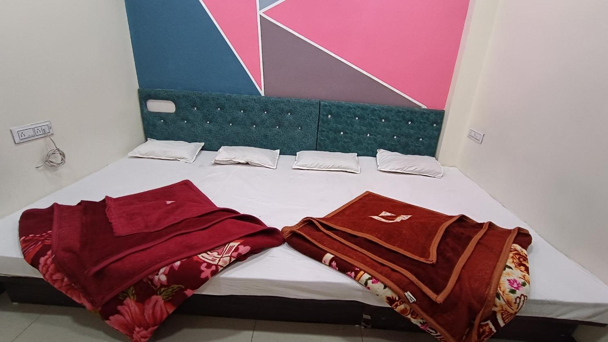 Hardik Palace Ujjain Exteriör bild
