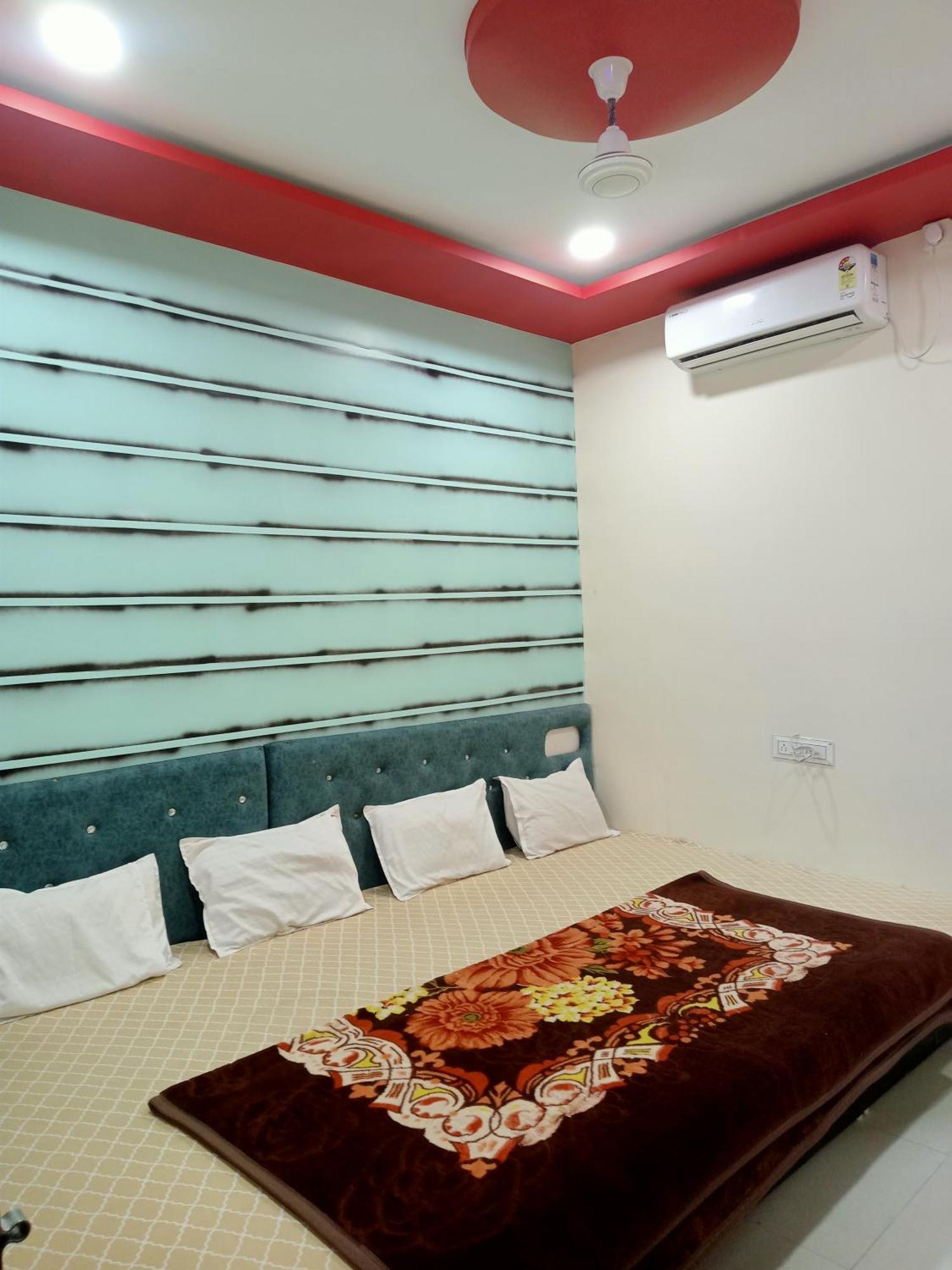 Hardik Palace Ujjain Exteriör bild